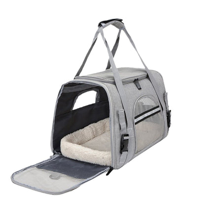 Pet travel handbag for cats