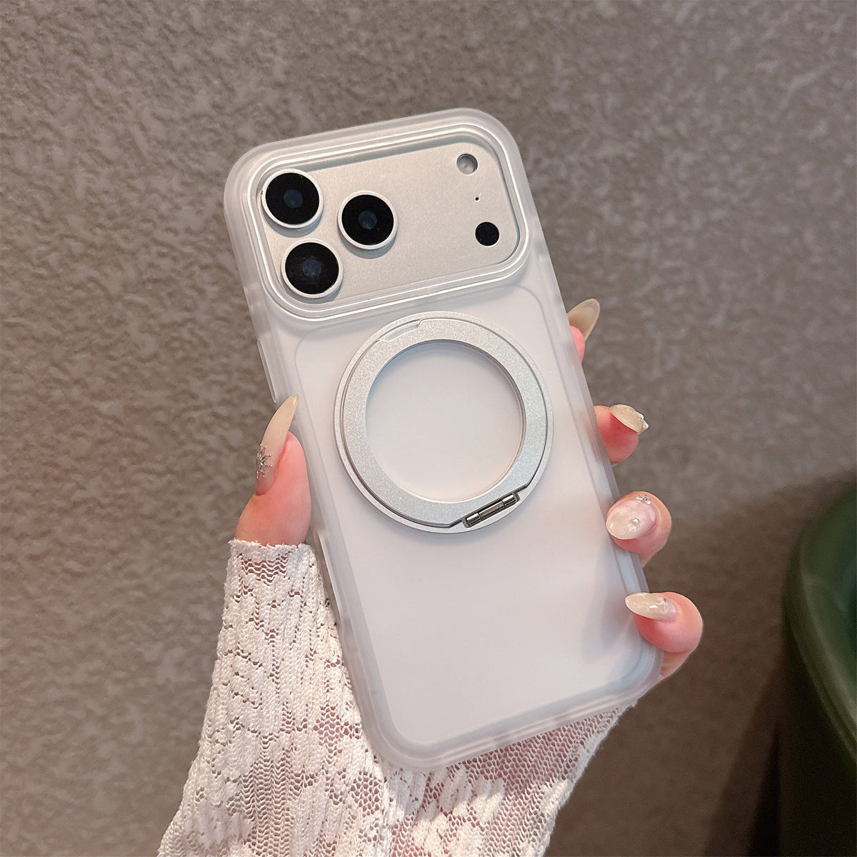 Sandblasted magnetic suction phone case