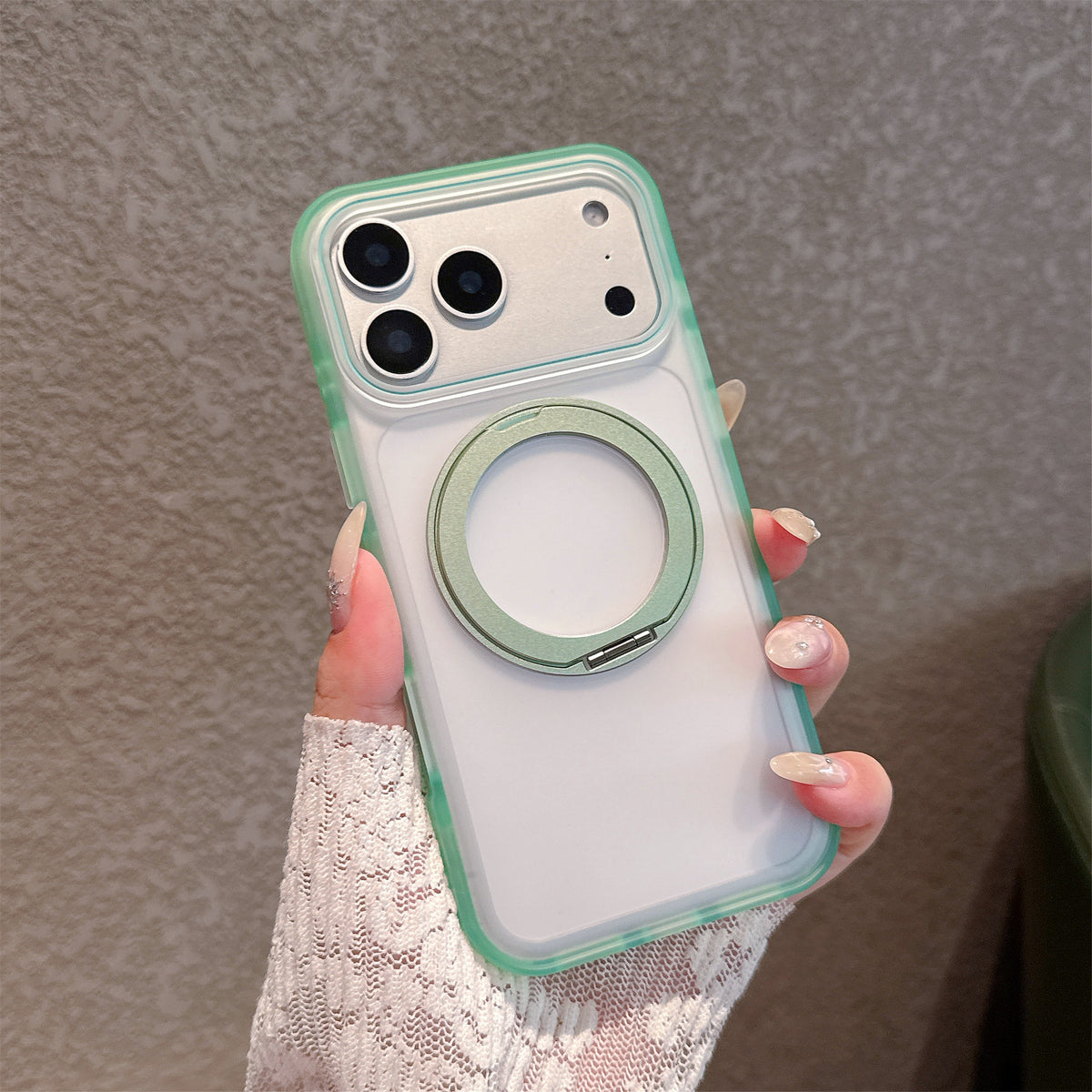 Sandblasted magnetic suction phone case