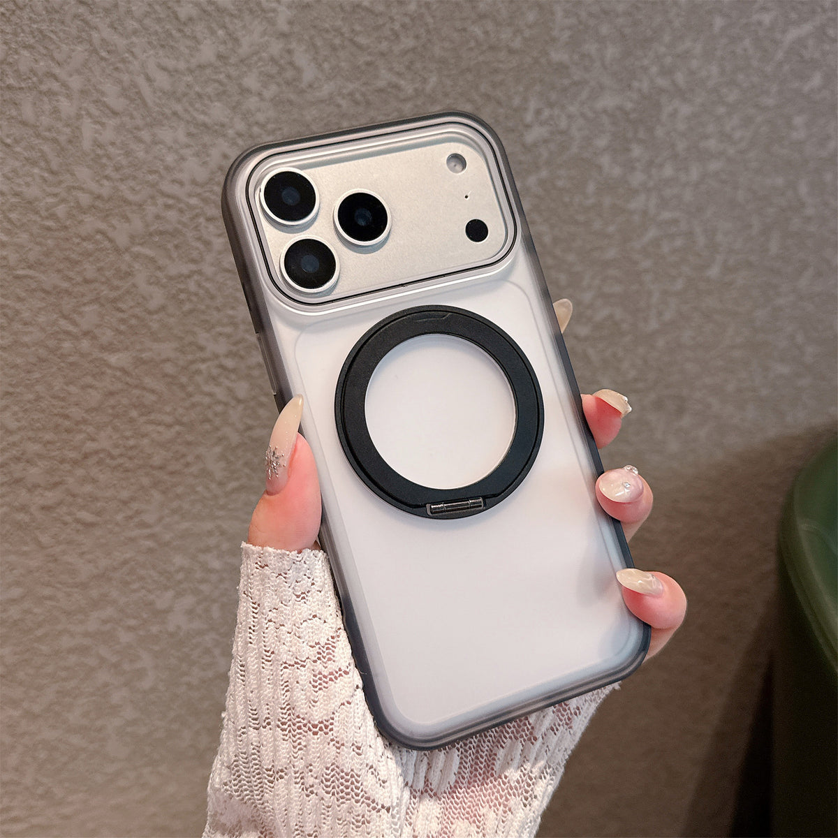 Sandblasted magnetic suction phone case